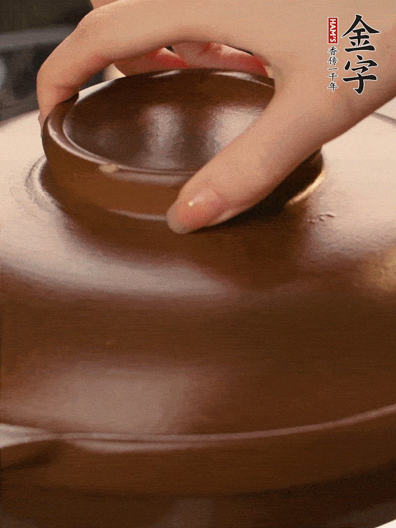 再下日本豆腐煮3分鐘。