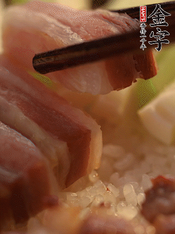 轉(zhuǎn)小火，繼續(xù)蓋蓋子燜2-3分鐘。