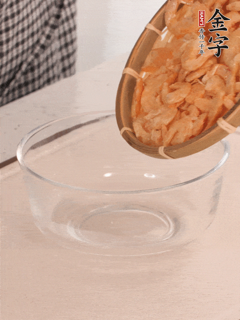 海米提前用溫水浸泡一會。