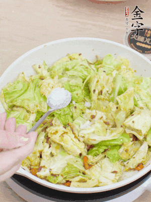 一點(diǎn)鹽、糖調(diào)味。