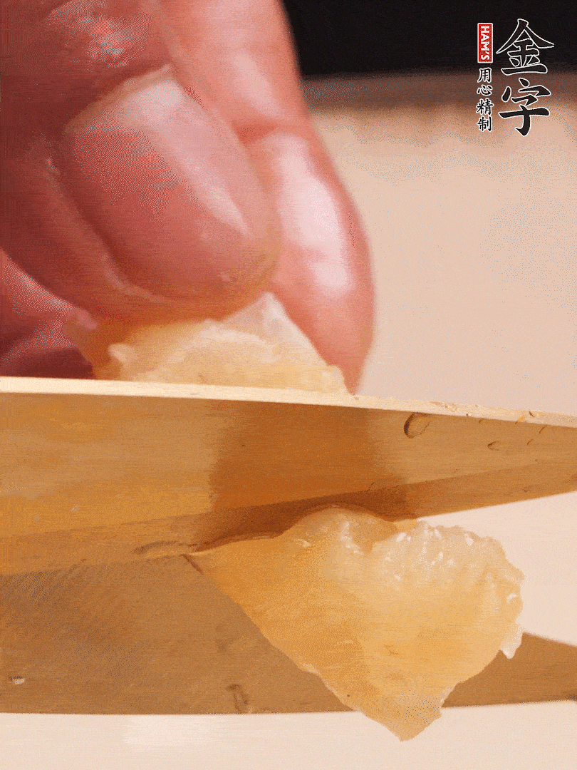 取出放入清水中，清洗表面，再剪成小段